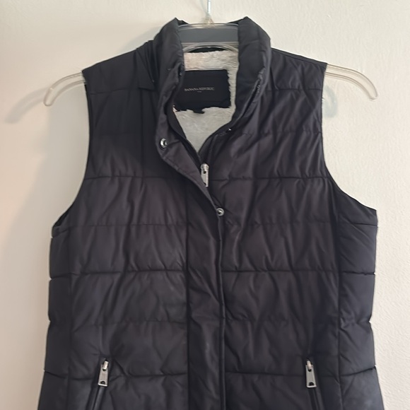 EUC black Banana Republic vest - Picture 8 of 8